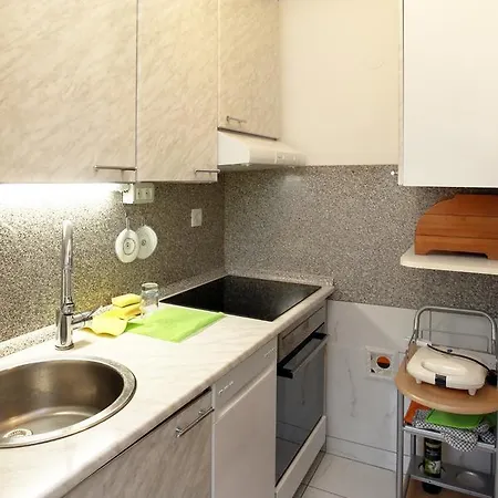 One Bedroom Flat In Rl Apartma *