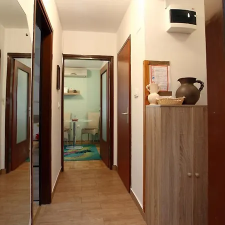 One Bedroom Flat In Rl Lägenhet *